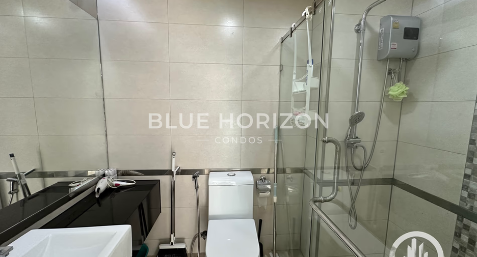 For rent 2 bedrooms condo in Pratumnak, Pattaya