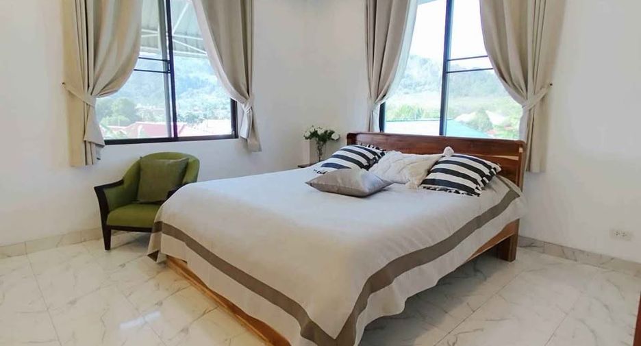 For rent and for sale 5 bedrooms villa in Mueang Phuket, Phuket