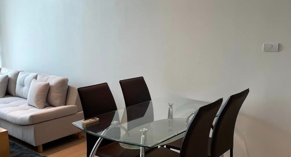 For rent 2 bedrooms condo in Watthana, Bangkok