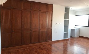 For rent 3 bedrooms condo in Sathon, Bangkok