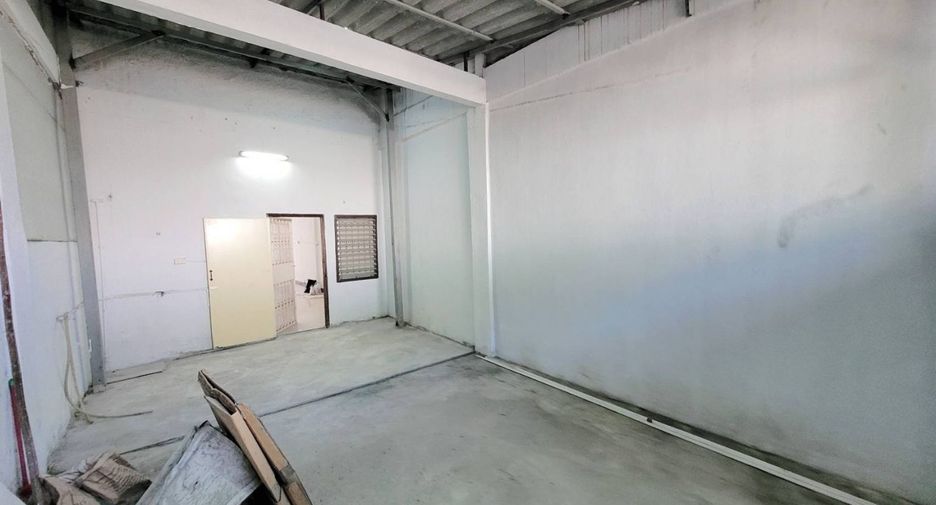 Casa adosada en venta de 2 habitaciones en Chom Thong, Bangkok