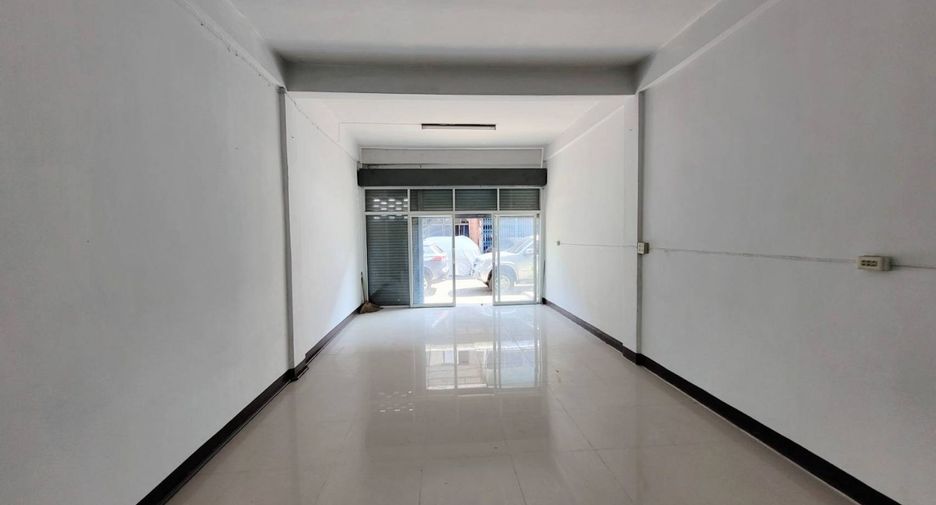 Casa adosada en venta de 2 habitaciones en Chom Thong, Bangkok