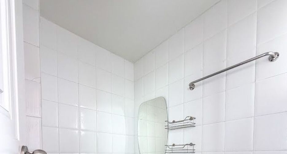 For sale 37 bedrooms apartment in Bueng Kum, Bangkok