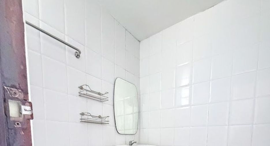 For sale 37 bedrooms apartment in Bueng Kum, Bangkok