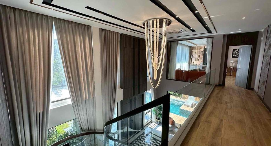 For rent 5 bedrooms villa in East Pattaya, Pattaya