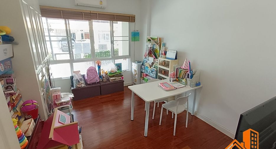 For sale 4 bedrooms house in Khan Na Yao, Bangkok