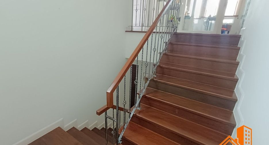 For sale 4 bedrooms house in Khan Na Yao, Bangkok
