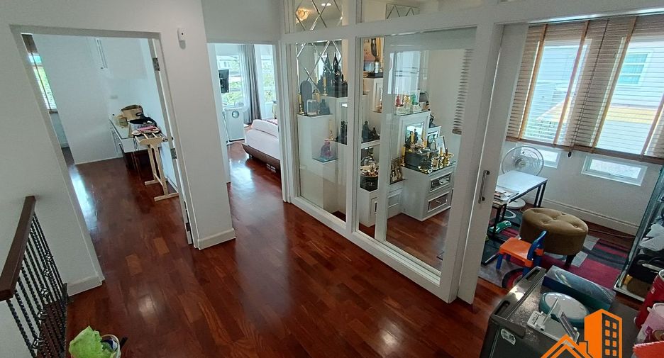 For sale 4 bedrooms house in Khan Na Yao, Bangkok
