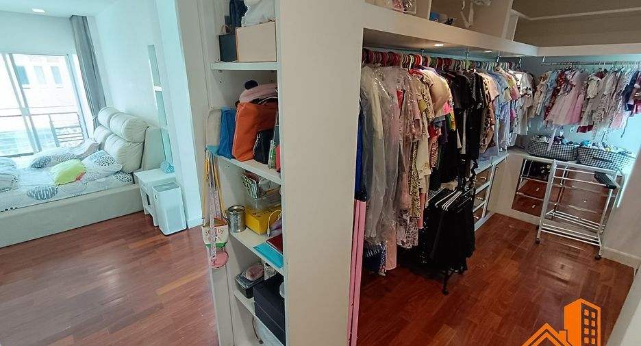 For sale 4 bedrooms house in Khan Na Yao, Bangkok