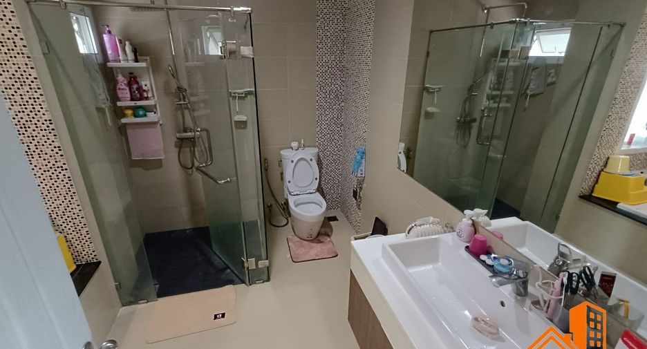 For sale 4 bedrooms house in Khan Na Yao, Bangkok