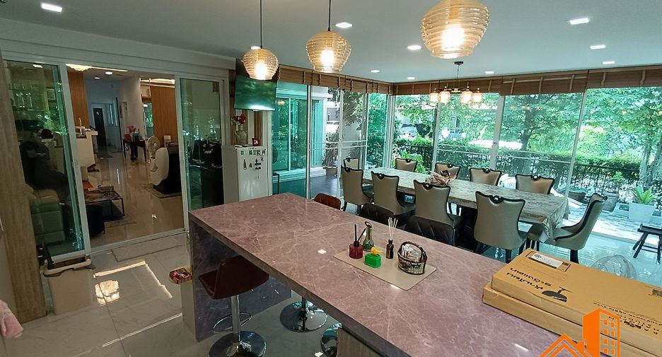 For sale 4 bedrooms house in Khan Na Yao, Bangkok