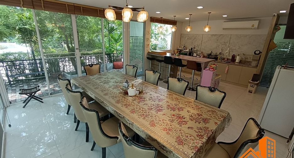 For sale 4 bedrooms house in Khan Na Yao, Bangkok