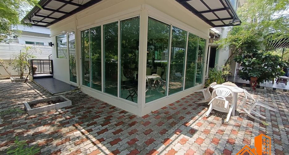 For sale 4 bedrooms house in Khan Na Yao, Bangkok