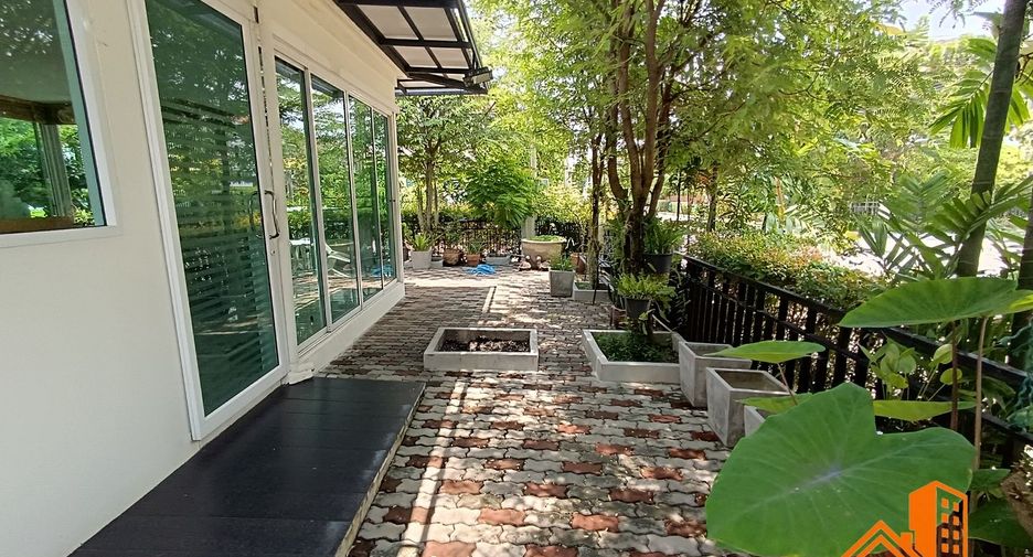 For sale 4 bedrooms house in Khan Na Yao, Bangkok
