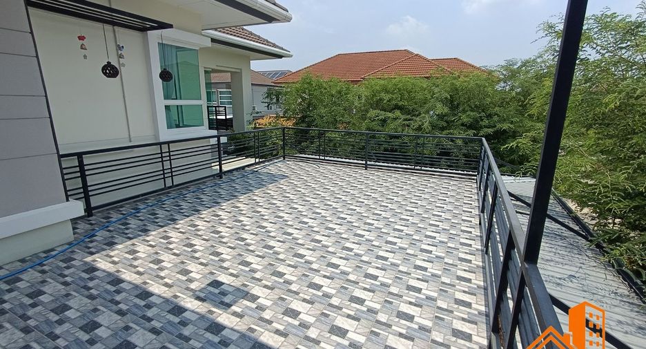 For sale 4 bedrooms house in Khan Na Yao, Bangkok