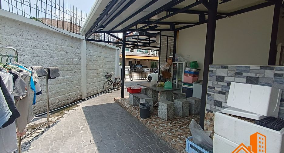 For sale 4 bedrooms house in Khan Na Yao, Bangkok