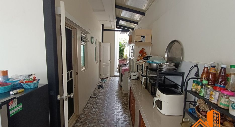 For sale 4 bedrooms house in Khan Na Yao, Bangkok