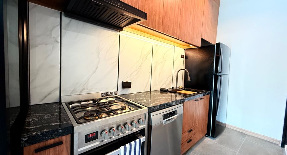 For sale 4 bedrooms townhouse in East Pattaya, Pattaya