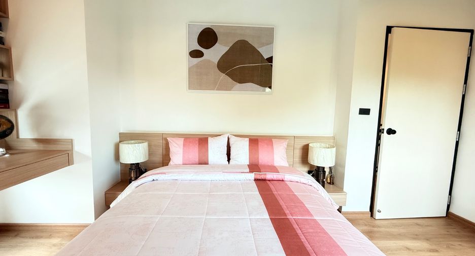 For sale 4 bedrooms townhouse in East Pattaya, Pattaya