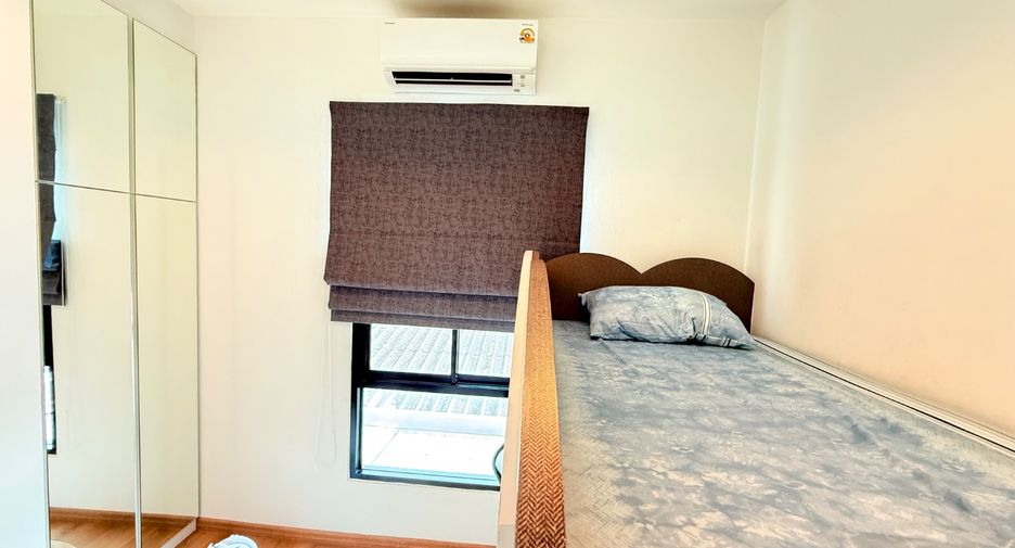 For sale 4 bedrooms townhouse in East Pattaya, Pattaya