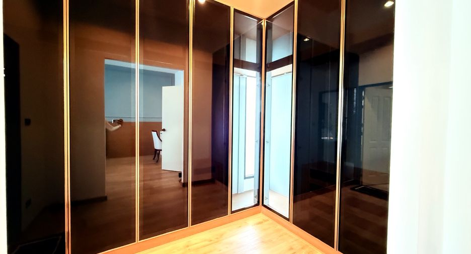 For sale 4 bedrooms townhouse in East Pattaya, Pattaya