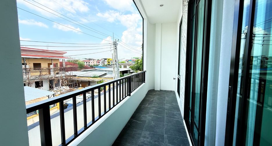 For sale 4 bedrooms townhouse in East Pattaya, Pattaya