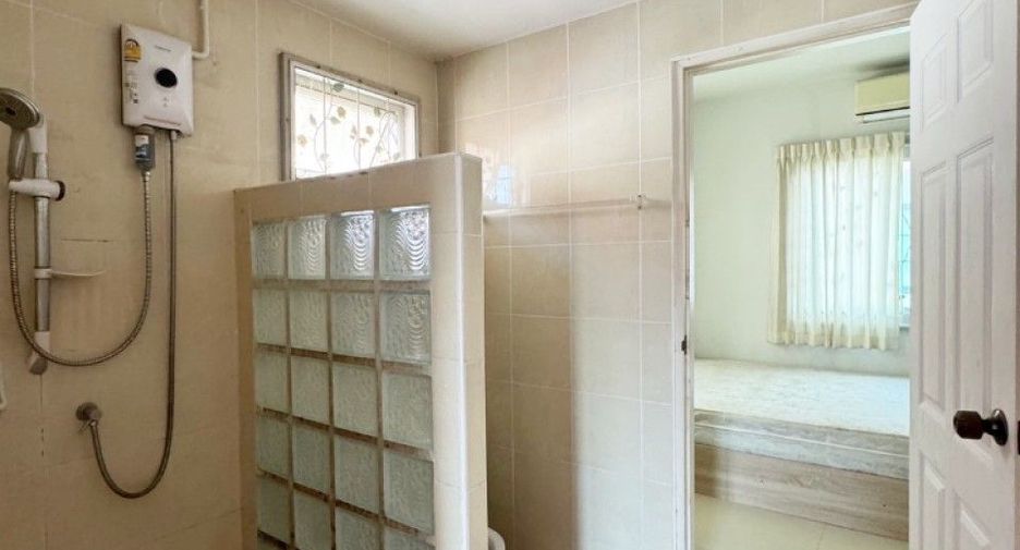 Casa en venta de 3 habitaciones en Bang Sao Thong, Samut Prakan