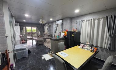 For sale 5 bedrooms house in Mueang Nonthaburi, Nonthaburi