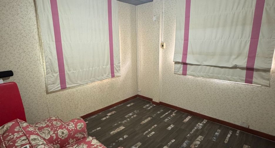 Haus zum Kauf mit 5 Zimmer in Mueang Nonthaburi, Nonthaburi