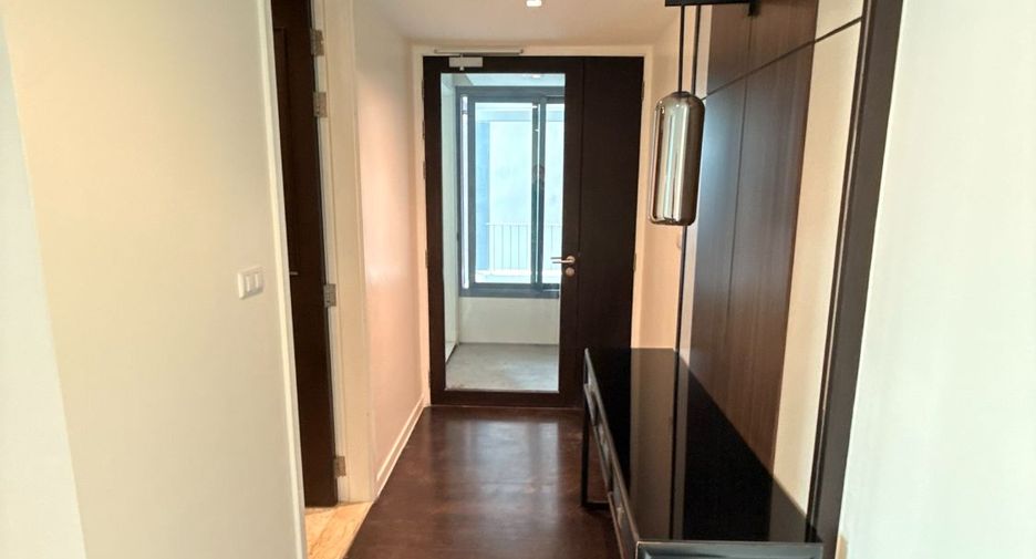 For sale 3 bedrooms condo in Yan Nawa, Bangkok
