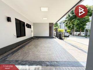 For sale 4 bedrooms house in Wang Thonglang, Bangkok