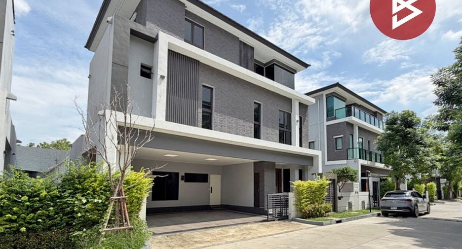 For sale 4 bedrooms house in Wang Thonglang, Bangkok