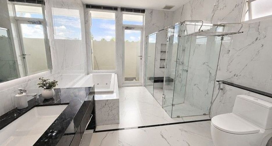 Casa en venta de 4 habitaciones en Bang Kruai, Nonthaburi