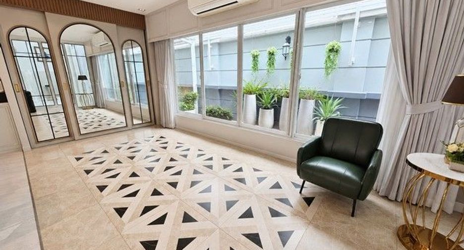 Casa en venta de 4 habitaciones en Bang Kruai, Nonthaburi