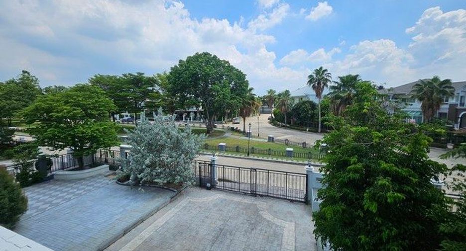 Casa en venta de 4 habitaciones en Bang Kruai, Nonthaburi
