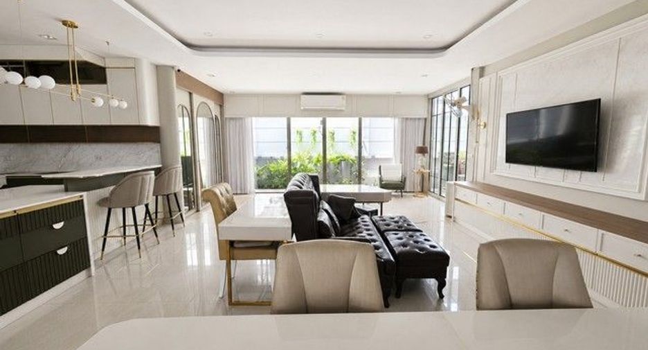 Casa en venta de 4 habitaciones en Bang Kruai, Nonthaburi