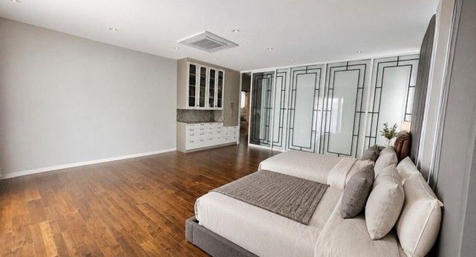 Casa en venta de 4 habitaciones en Bang Kruai, Nonthaburi