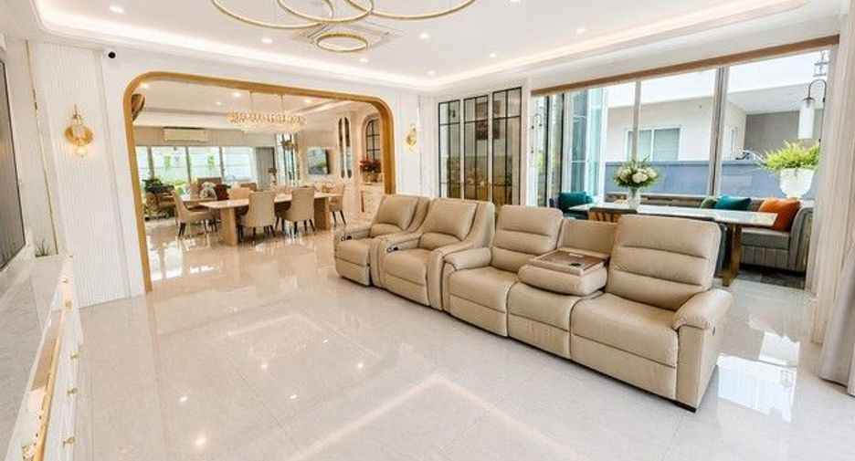 Casa en venta de 4 habitaciones en Bang Kruai, Nonthaburi