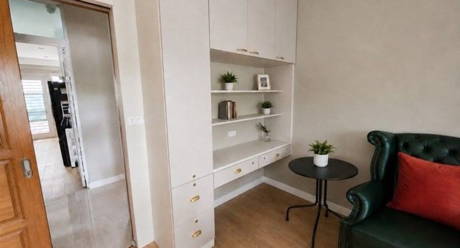 Casa en venta de 4 habitaciones en Bang Kruai, Nonthaburi