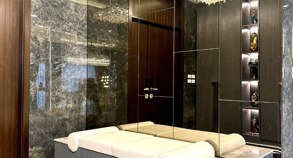 Haus zur Miete und zum Kauf mit 5 Zimmer in Taling Chan, Bangkok
