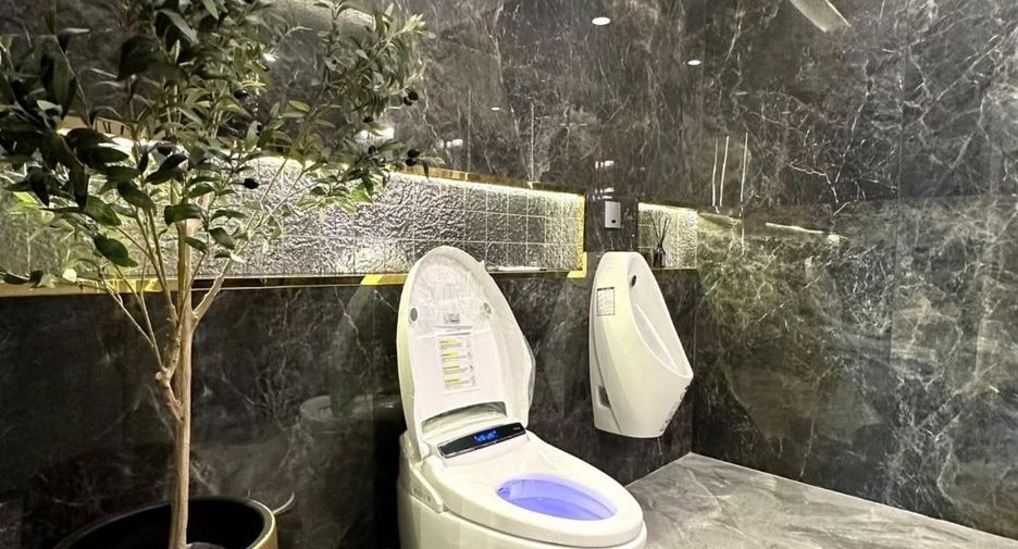 Haus zur Miete und zum Kauf mit 5 Zimmer in Taling Chan, Bangkok