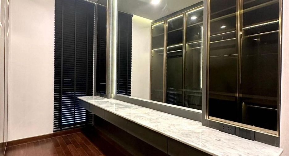 Haus zur Miete und zum Kauf mit 5 Zimmer in Taling Chan, Bangkok