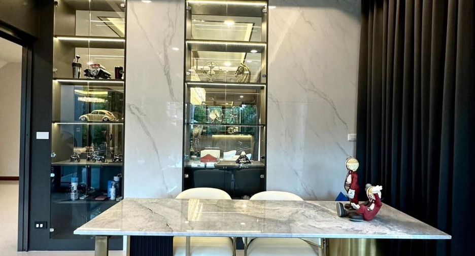 Haus zur Miete und zum Kauf mit 5 Zimmer in Taling Chan, Bangkok