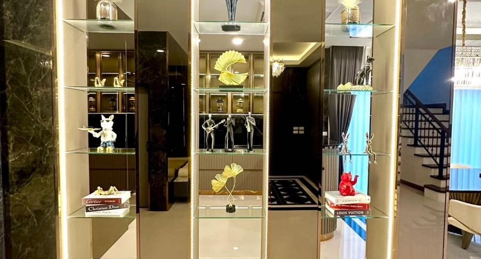 Haus zur Miete und zum Kauf mit 5 Zimmer in Taling Chan, Bangkok