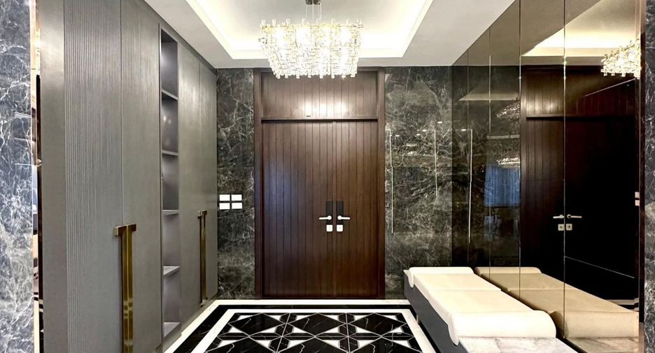 Haus zur Miete und zum Kauf mit 5 Zimmer in Taling Chan, Bangkok