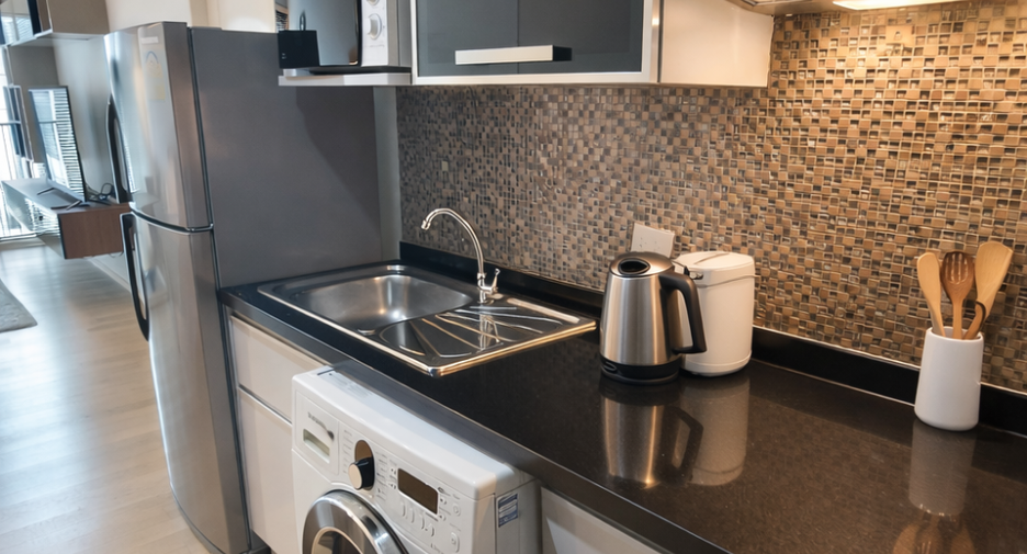 For sale 1 bed condo in Khlong Toei, Bangkok