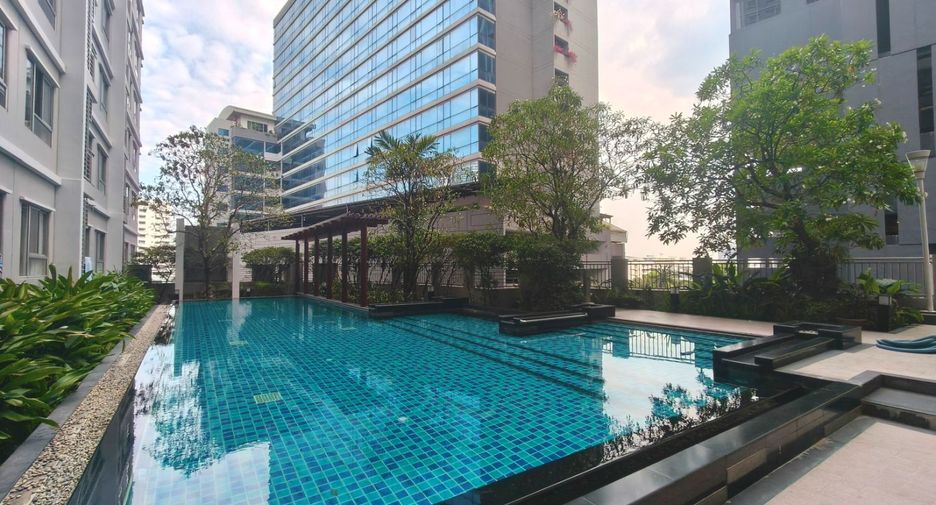 For sale 1 bed condo in Khlong Toei, Bangkok