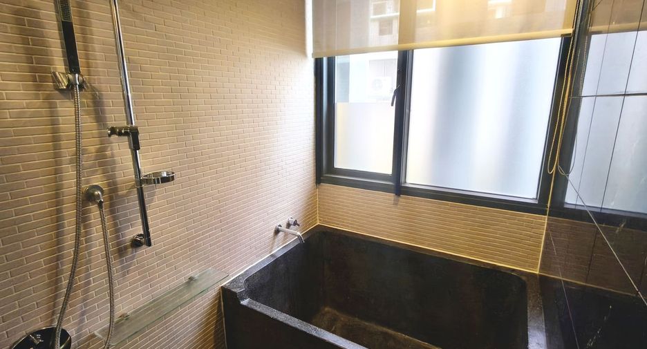 For sale 2 bedrooms condo in Watthana, Bangkok