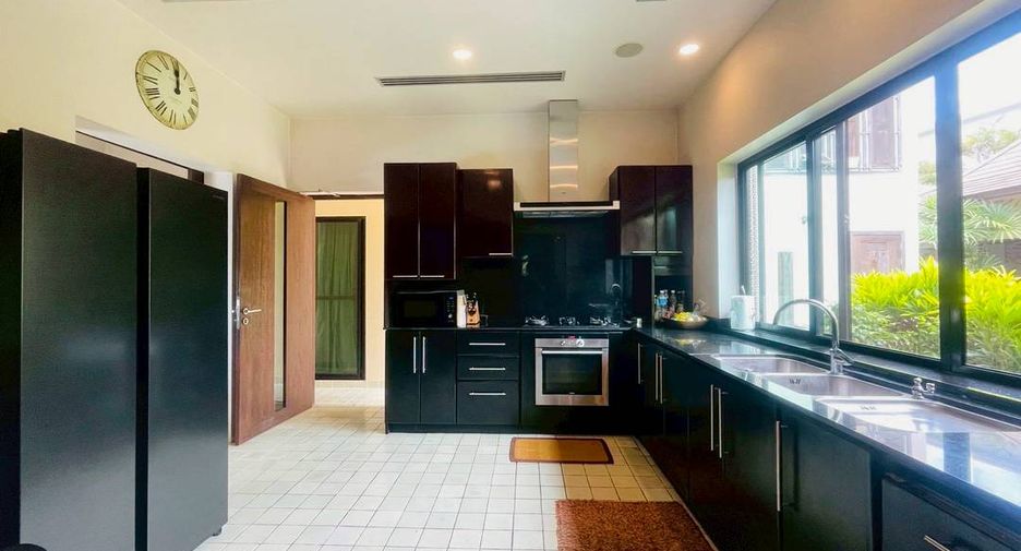 For sale 3 bedrooms house in Mueang Chiang Mai, Chiang Mai