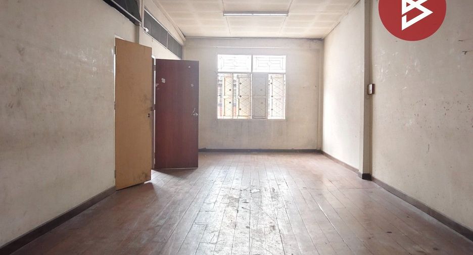 Gewerbefläche zum Kauf mit 3 Zimmer in Mueang Nakhon Si Thammarat, Nakhon Si Thammarat